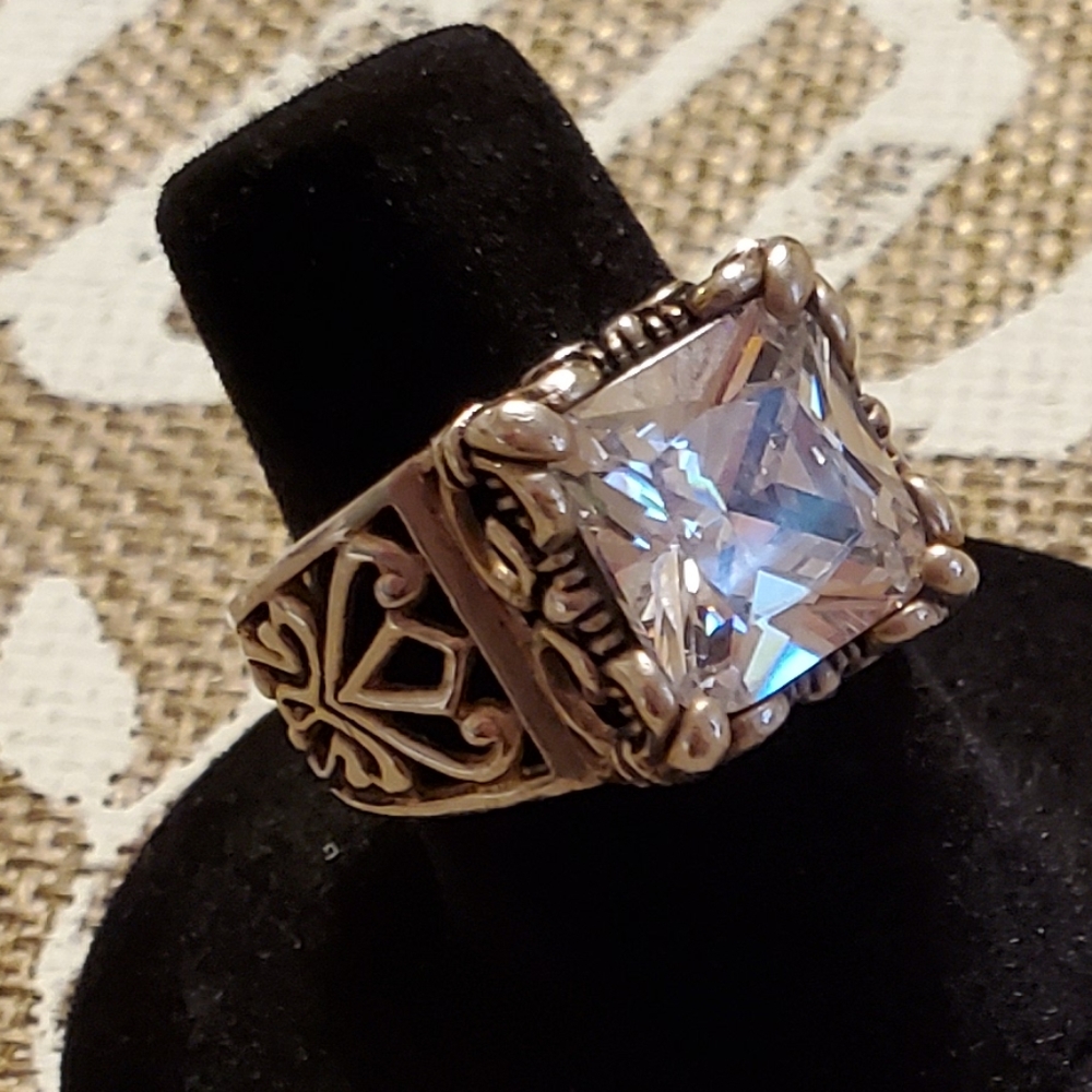 Silpada Sterling Silver Uptown Scrolled Ring - Picture 3 of 16